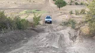 Nissan Xterra Pro 4x on Heavy Diagonal-ed Hill Xterra Pro4x Hill Climb