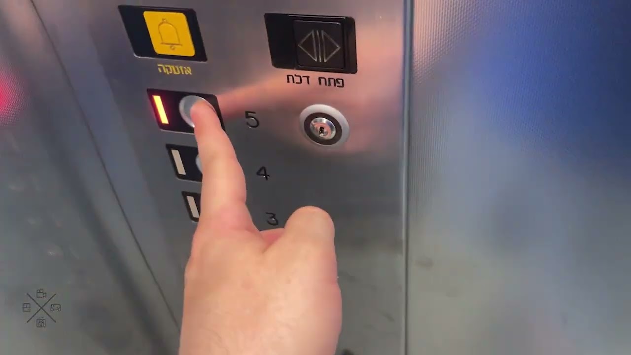 1960's Nechushtan (mod.) traction elevator at HaCheshmonaim st. 90 - Tel Aviv, IL.