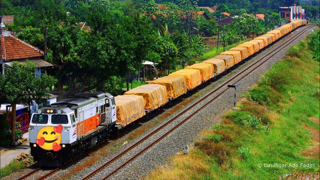 Kereta api . Angkutan barang . kargo . kereta kargo . cargo . kereta ...