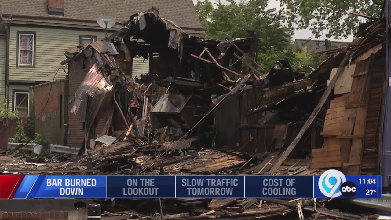 Mulligan's Brick Bar in Buffalo burns down - YouTube