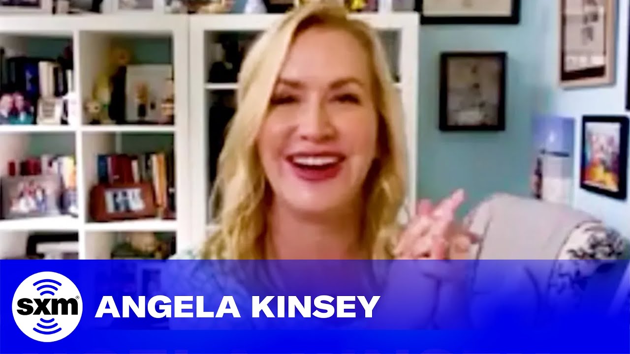 Angela Kinsey Fangirls Over 'The Office'