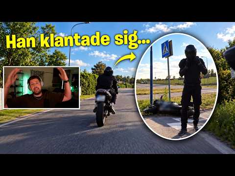 MOTORCYKEL KROCKAR PRECIS FRAMFÖR POLISEN... *REAGERAR PÅ SVENSK POLISJAKT*