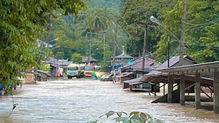 Download Lagu BANJIR SUNGAI DEKAT AEK AEK SIJORNI ARUS LALU LINTAS LUMPUH, BEBERAPA BUS ALS TERPAKSA PUTAR ARAH  MP3
