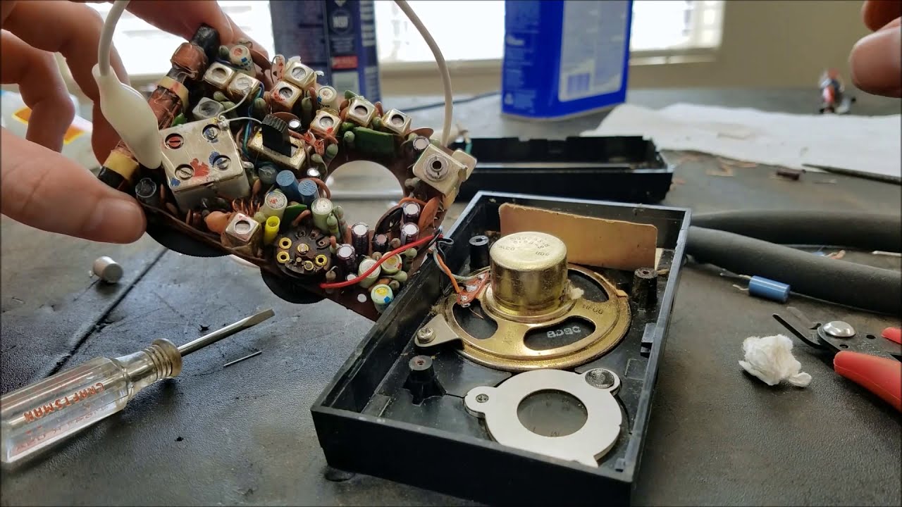Magnavox Transistor AM/FM Radio Repair - YouTube
