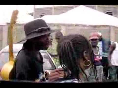 Brushy One String | Serenading A Woman