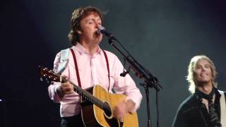 Video thumbnail of "Paul McCartney - I'm Looking Through You - Philadelphia 2010 .MP4"