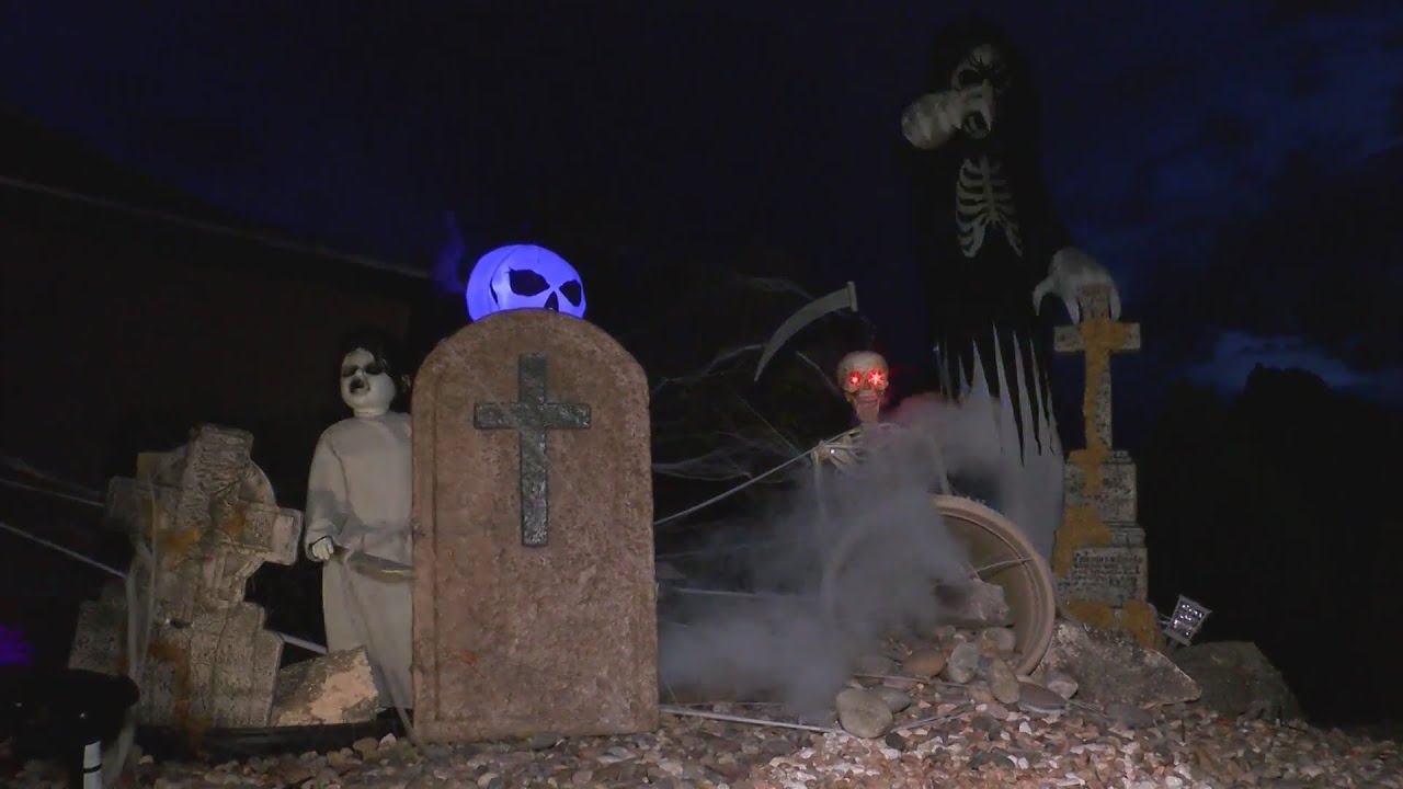 Albuquerque teen sets up Halloween display for neighborhood