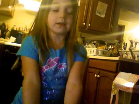 6 year old BIGGEST Justin Bieber fan dancing! - YouTube