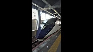 スカイライナー26号（京成電鉄2代目AE形電車）特急 京成上野駅行、青砥駅を通過。KEISEI Limited Express SKYLINER at Aoto Station JAPAN TRAIN