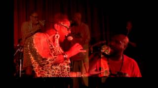 Video thumbnail of "KINDRED THE FAMILY SOUL & ZZAJE @ The Shrine In Chicago IL"