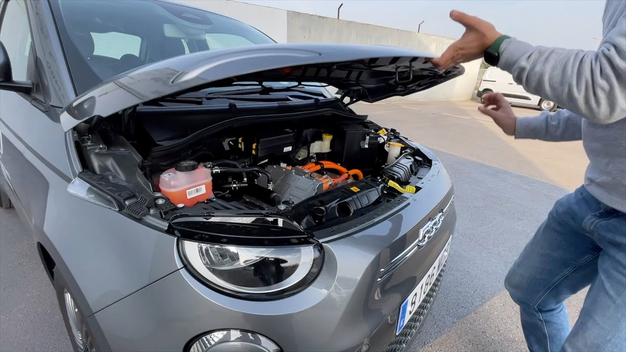 QUE HAY AQUI? me METO en el Fiat 500, un Coche Eléctrico muy MOLÓN