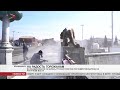 Во Владикавказе началась ручная очистка постаментов барсов на Чугунном мосту