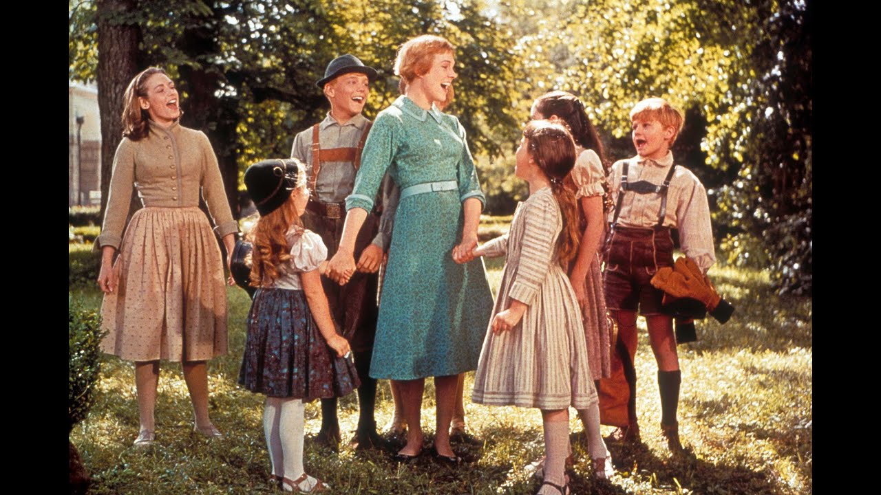 Julie Andrews Reunites with Sound of Music Child Actors During