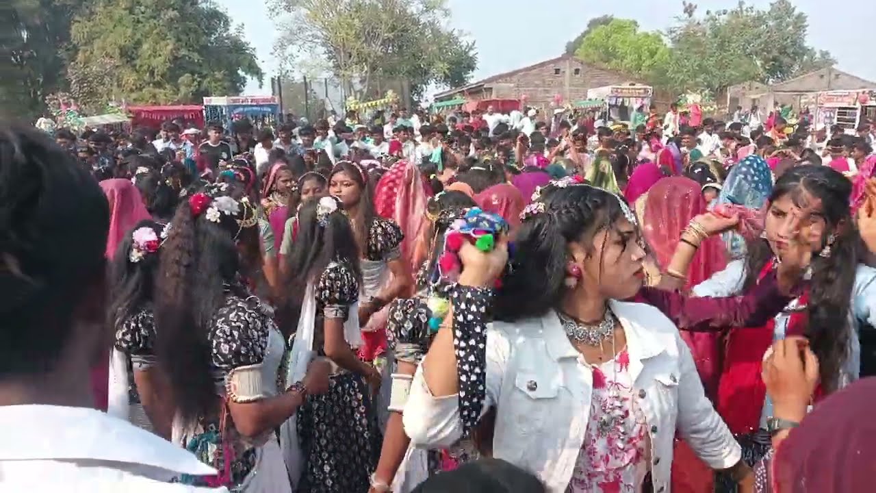 Aadivasi #Shaadi video #Vikas band hua video# Pasand #Aaye To Share #Karen 