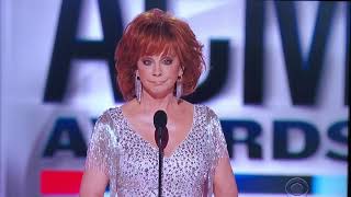 Reba Joking About All of Kelly Clarkson’s Jobs - ACM Awards