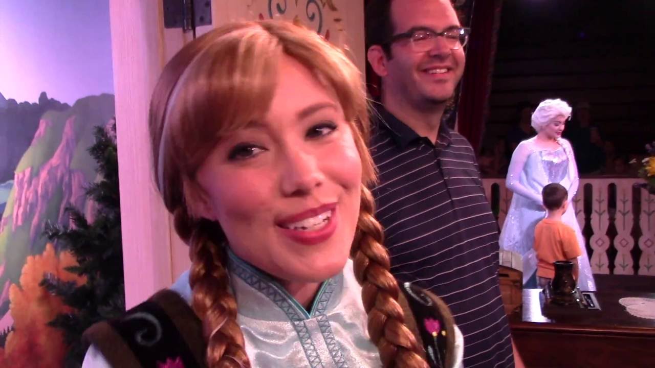 Royal Sommerhus FROZEN Anna Elsa Character Meet and Greet in Norway - World Showcase, Epcot