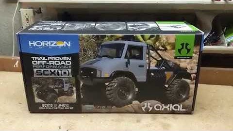 Axial UMG10 unboxing