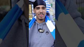 Deze Club Heeft Ons Gratis Sjaals Gegeven