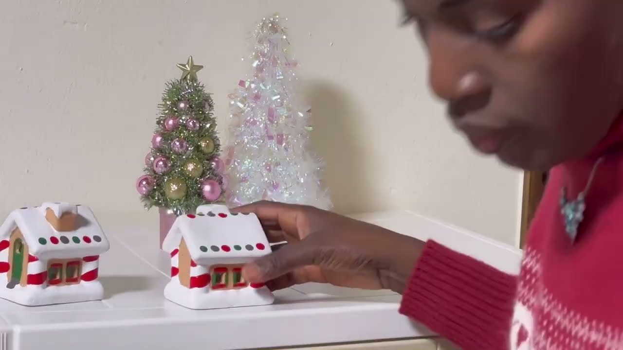 Bedroom Christmas decorating/clean with me 🎄