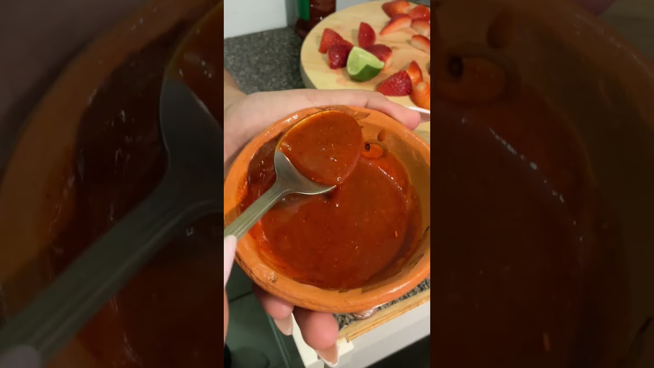 Сегодня я приготовила клубнику с чамоем и тахином 