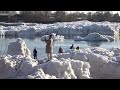 Гигантские глыбы льда превращают реку Эльбу на севере Германии