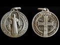 Pour ne pas aller en enfer : Portez la médaille de Saint Benoit