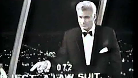 William Hopper Plays 'Stump the Stars' With Perry ...