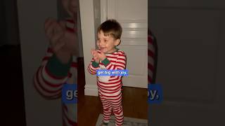 Little boys catch Santa on Christmas in magical moment ️