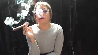 Cigaret Smoking Female Lots Of Them United States Girl Smoking Cigarette