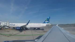 jetBlue Airways. Landing in JFK.