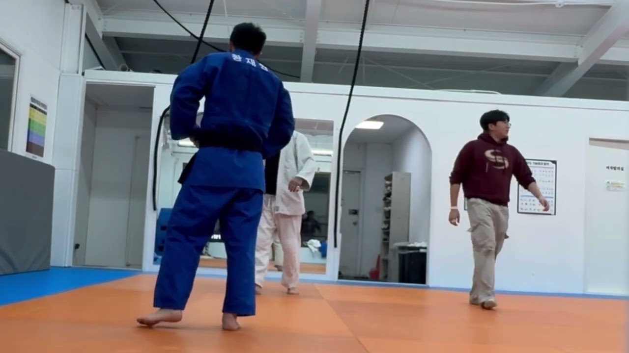 동영상 오류로 재 업로드 유도맨2의 컨디션 난조