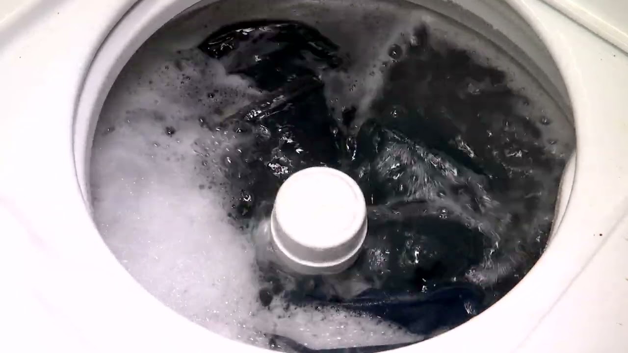 Commercial Speed Queen SWNNY2SP115TW01 Washing 5 Pair of Jeans