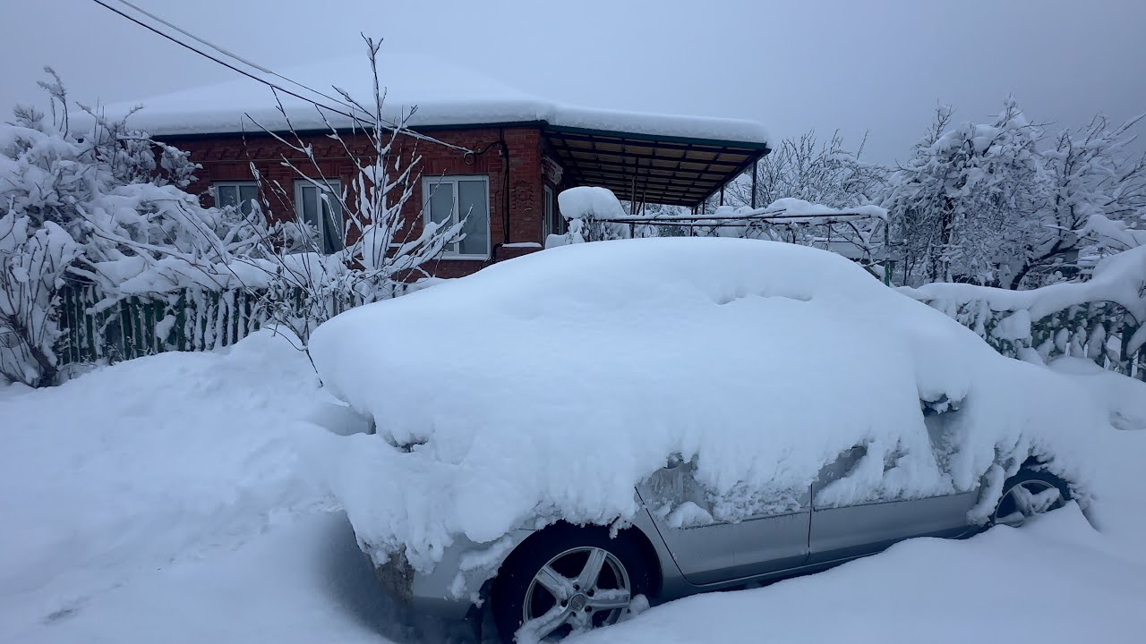 старым НОСКОМ подпираю навес в доме на Юге   можно СПАТЬ СПОКОЙНО