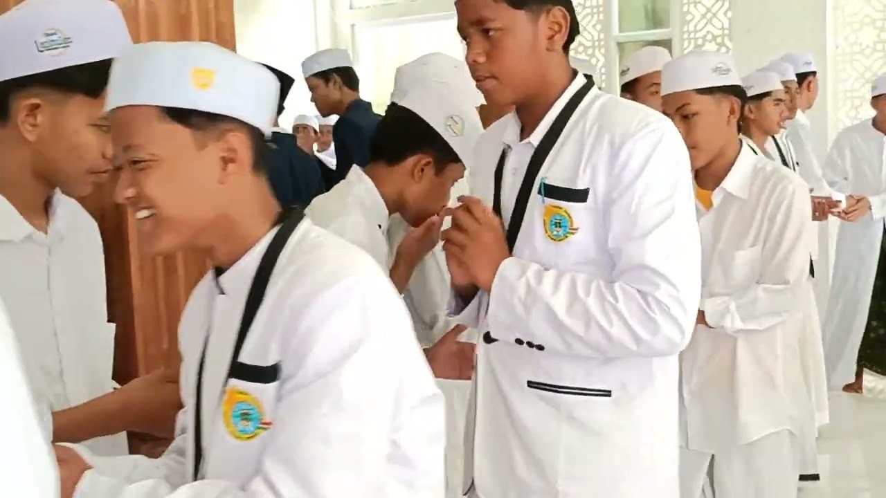 SUASANA SUNGKEM LIBURAN AKHIR TAHUN PP.DARUNNAJAH PANYEPEN