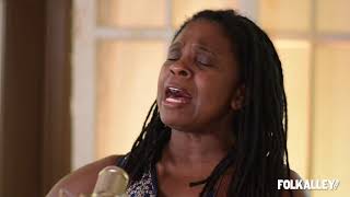 Folk Alley Sessions at 30A: Ruthie Foster - "Singing the Blues"