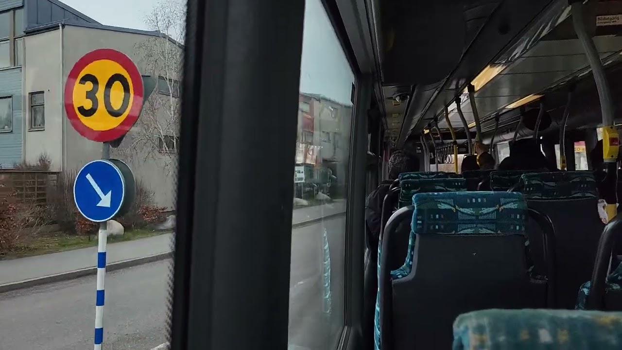 Linje 540 Hallonbergen-Tensta centrum med VR 7552