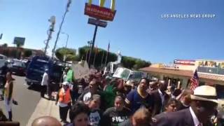Rsyslog #fastfood  workers gather at McDonalds on N. Western ave to protest for higher wages. Guide