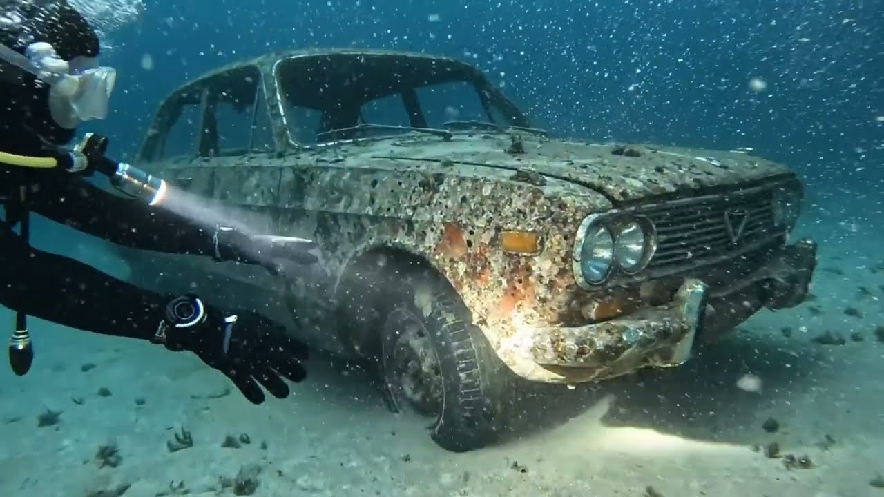 1964 Toyota Corona RT40 — Japan’s Forgotten Family Car | Underwater Relic | Lost Machines Underwater