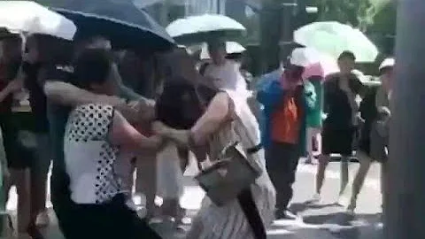 南京最火爆的打小三事件 - 天天要聞