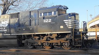 Norfolk Southern EMD SD70ACe on Double Stack Train 4K