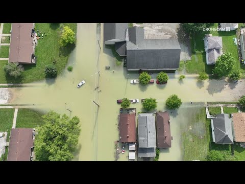 Water main break floods neighborhood, closes East 25th Street on Indy's ...