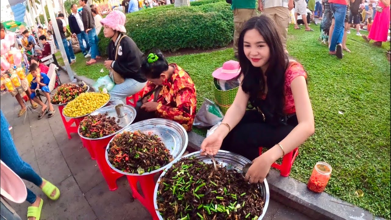 Cambodian Street Food - Walking Tour 4K - Phnom Penh fun before New Year’s Eve 2025