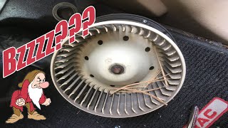 2007-10 Ford Sport Track Blower Motor Removal and Cleaning