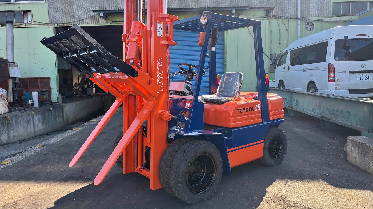 トヨタフォークリフト☆2.5トン☆ヒンジ☆除雪☆ディーゼル☆軽油 トヨタフォークリフト☆2.5トン☆ヒンジ☆除雪☆ディーゼル☆軽油