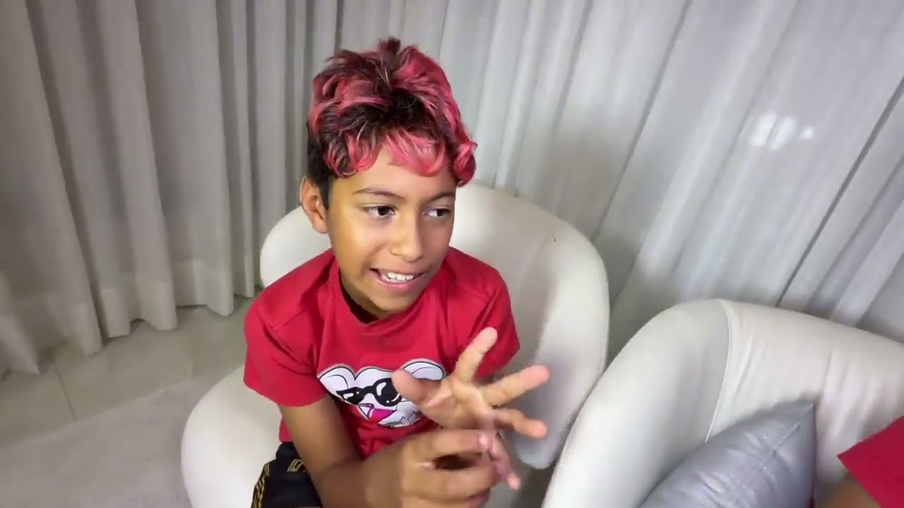 Ouvir a música pipoca de trás para frente aconteceu uma coisa