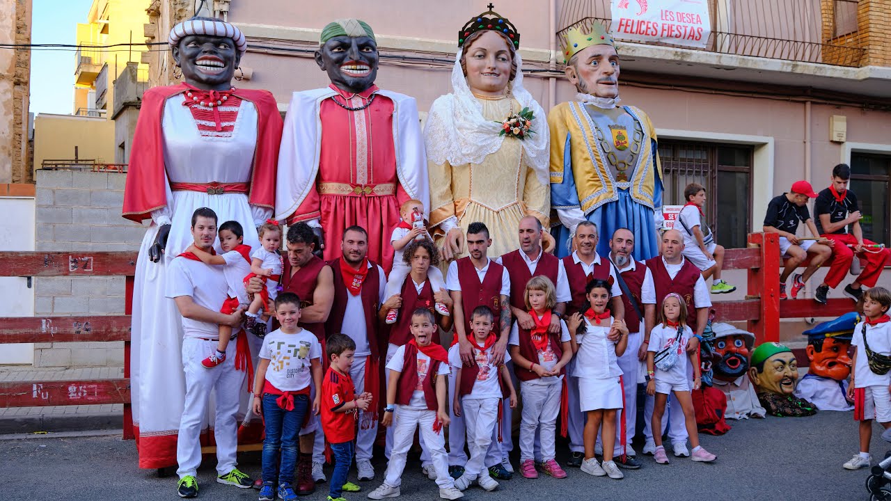 Gigantes de Cintruénigo camino del Gigantón