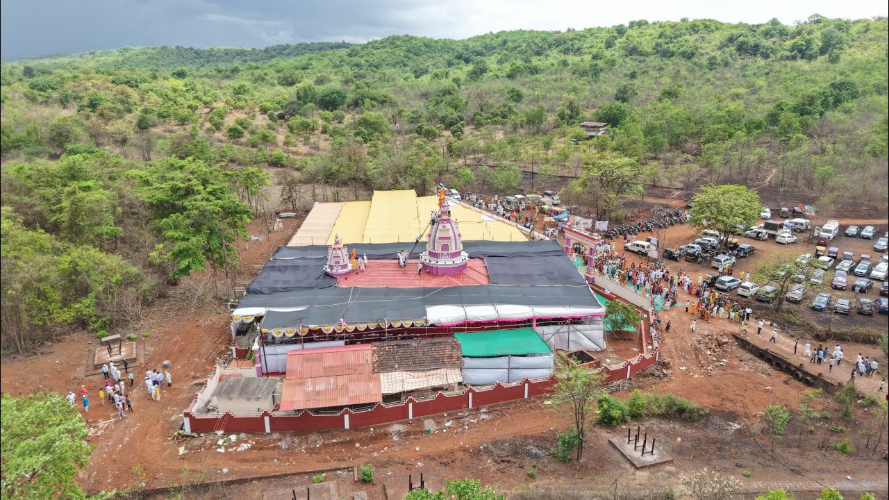 ढाकमोली गावचे ग्रामदैवत श्री समर्थ बाजी मंदिरामध्ये धार्मिक विधी व कलशारोहन सोहळा