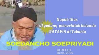 Soedancho Siepriyadi l  bercerita  di depan halaman Gdg BATAVIA