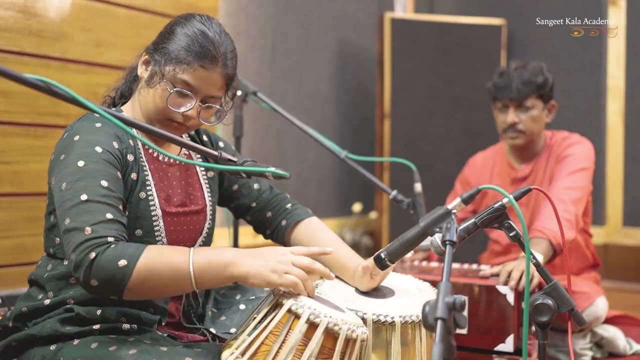 Raima Ghosh Tabla solo student SANGEET KALA ACADEMY,Harmonium Sri-Subrata Bhattacharjee