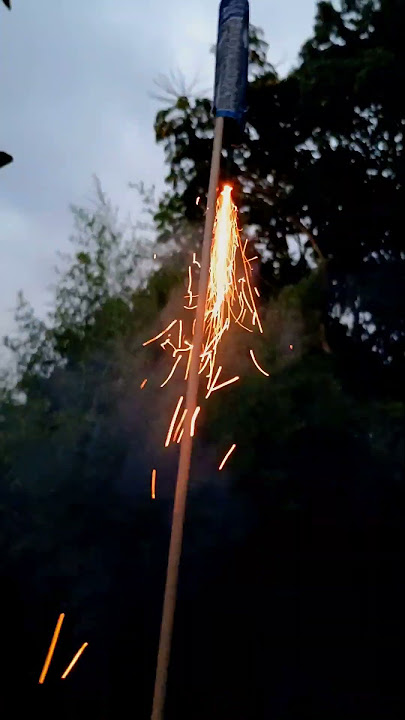 sMaLLkiNe glittering light rocket thanks to ✡️